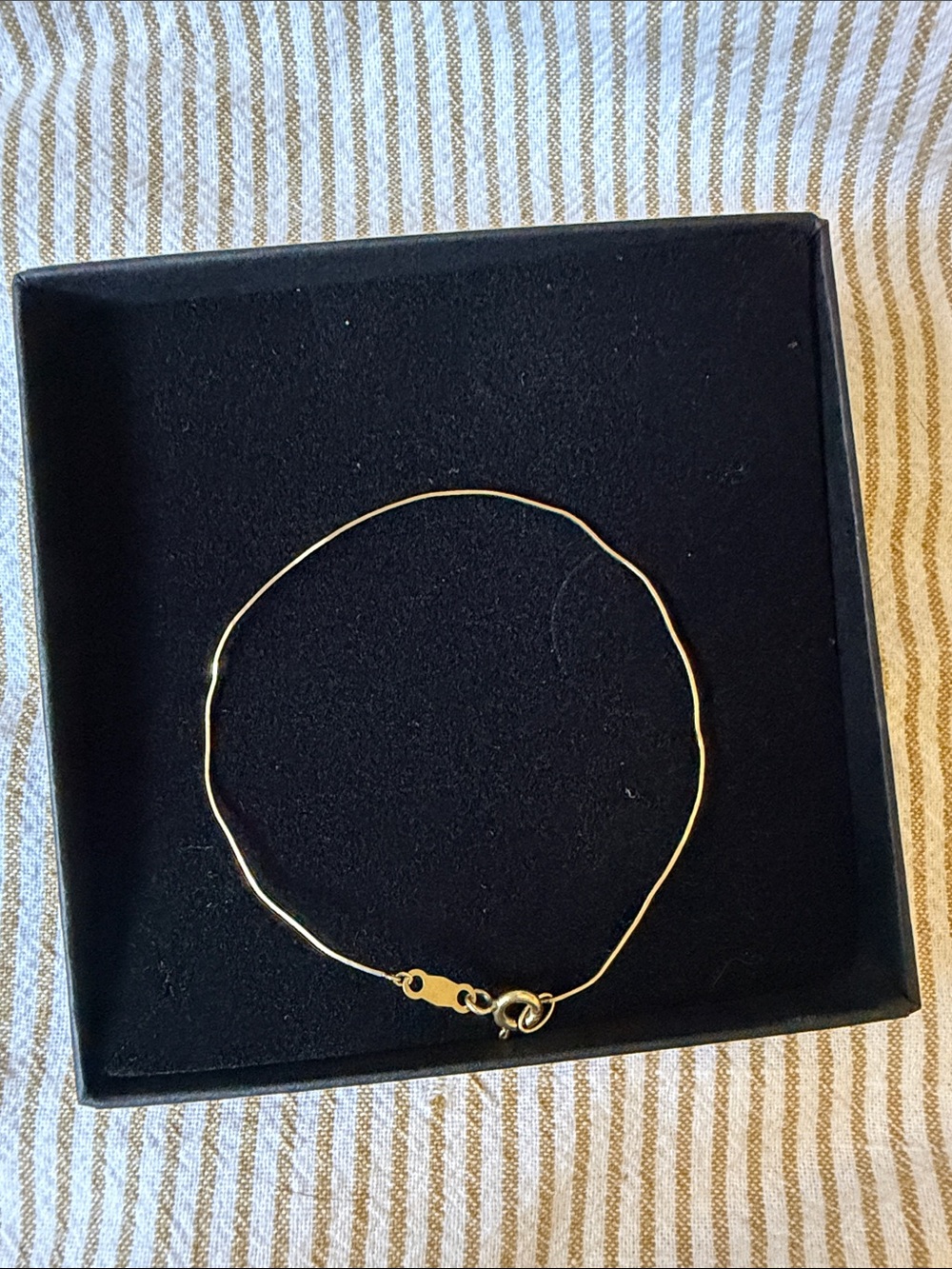 Catbird 14k Gold Threadbare Bangle